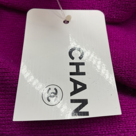 CHANEL MAGENTA / PINK 2009 FRINGED CASHMERE KNIT SCARF - Picture 10 of 13